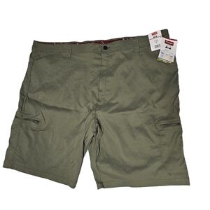 Wrangler Cargo Shorts Mens Size 48 Relaxed Fit Green UPF 50